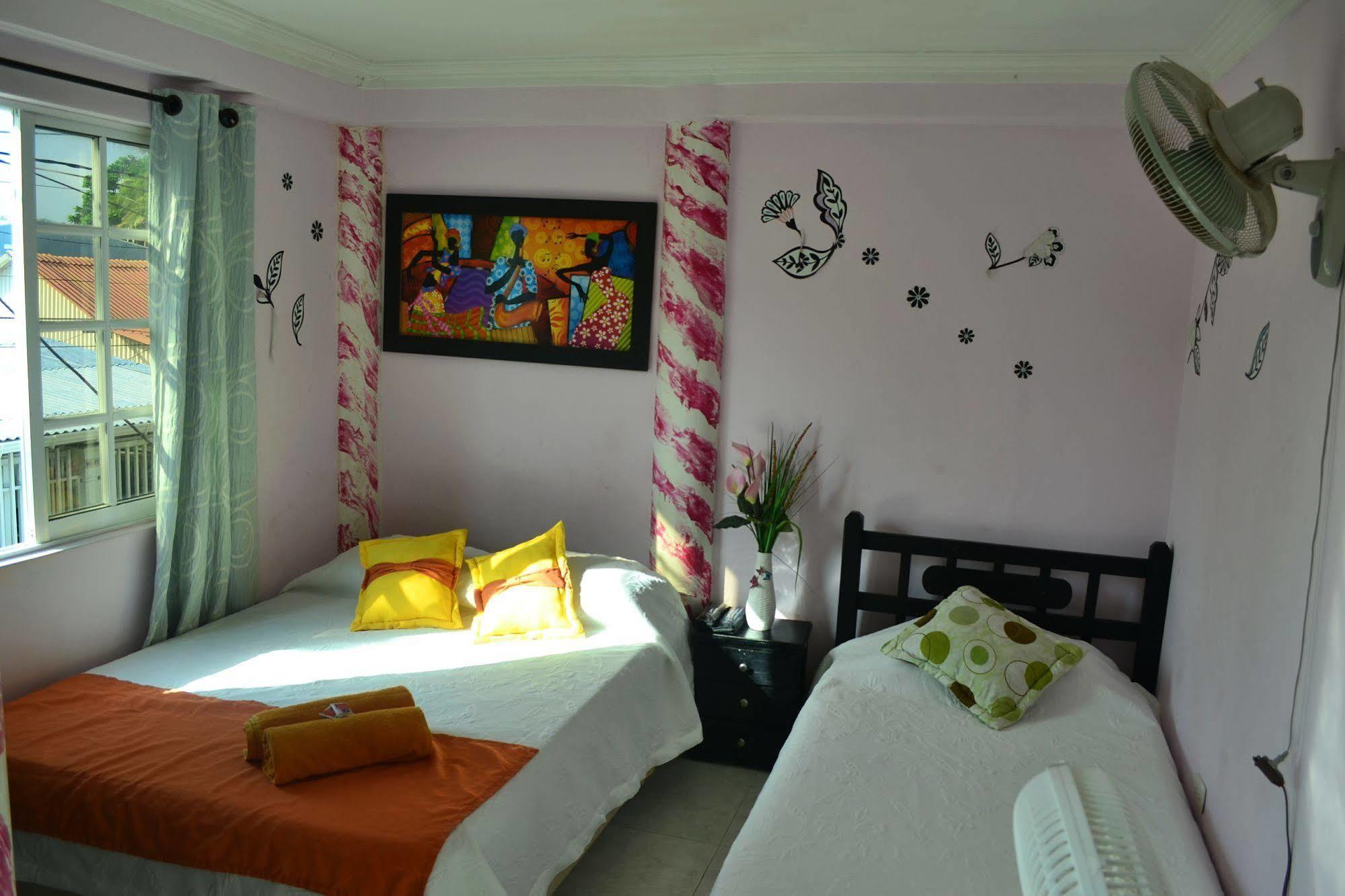 Hostel Stingray San Andrés Buitenkant foto